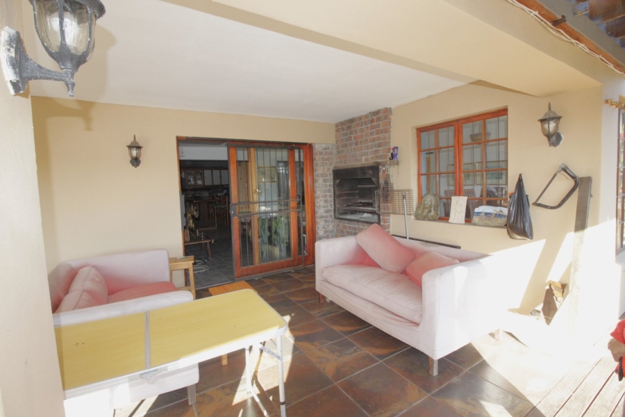 7 Bedroom Property for Sale in Noorsekloof Eastern Cape